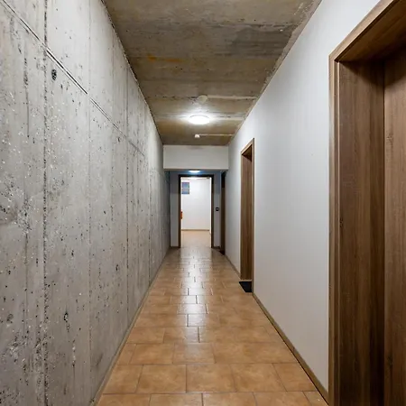 Brand New Penthouse #31 Near Center With Free Parking * Prag