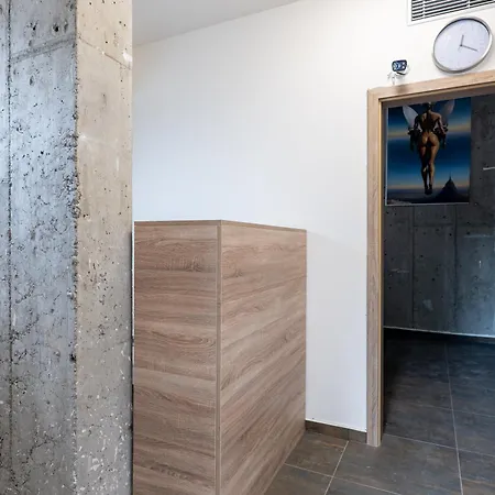 شقة Brand New Penthouse #31 Near Center With Free Parking *